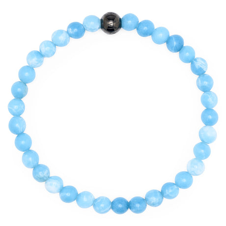 Komimar Hoku Perlenarmband aus 6 mm Larimar-Natursteinperlen mit schwarzer 8 mm Komimar Logo-Perle aus Edelstahl.