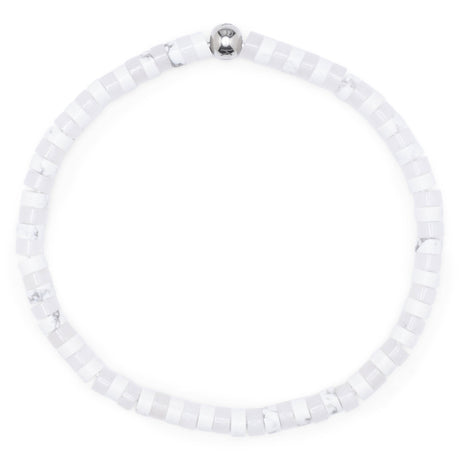 Elegantes Maori Pure Armband mit weißen Perlen und dezentem Design